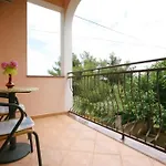 דירה In With Balcony, Air Conditioning, Wi-fi